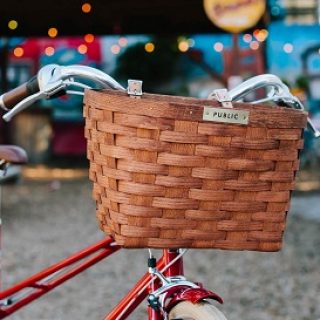 wiklinowy koszyk na rower montowany na kierownicę